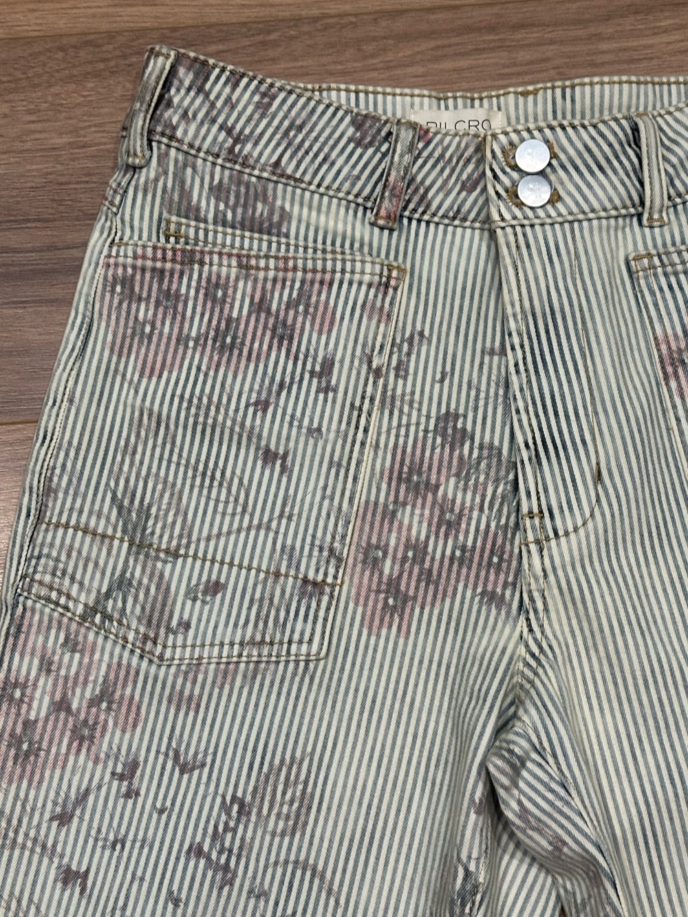 NEW Pilcro The Wanderer Mid-Rise Relaxed-Leg Jeans Stripe with Floral Accent 28T - Picture 6 of 16
